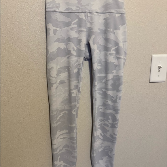 lululemon athletica Pants - lululemon athletica Women's Leggings - Light Gray Camouflage